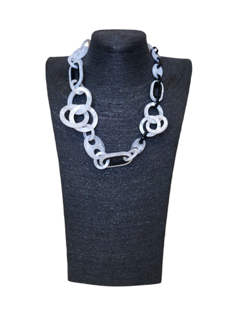 Ogrlica 15 - E rings short - white