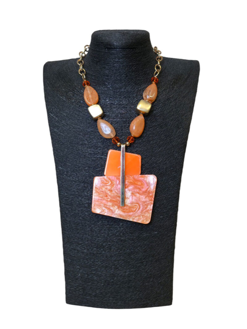 Ogrlica 32 - E medallion asymmetric - orange