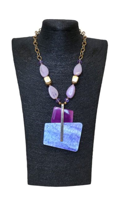 Ogrlica 32 - E medallion asymmetric - viola