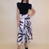 Hlače 40 Amazona - saten print Palm leaves - black