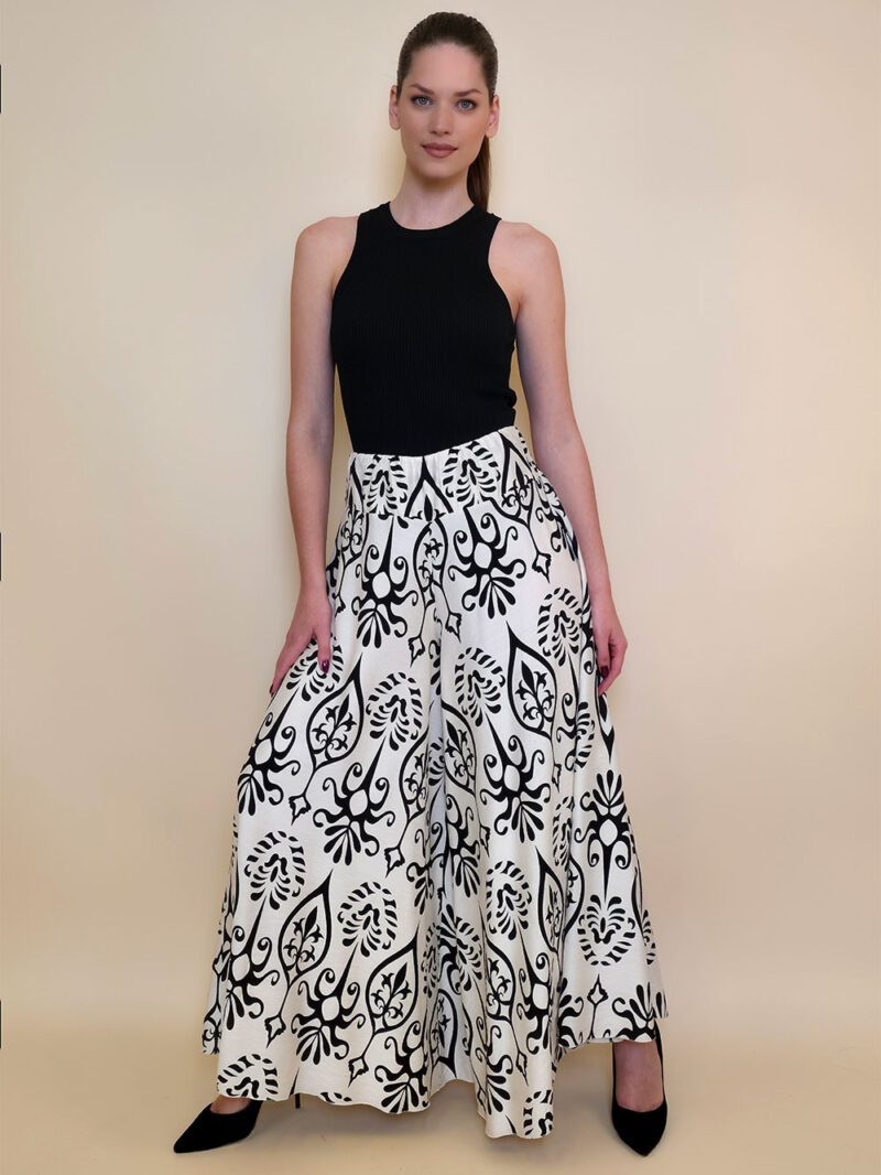 Hlače 48 Claxton - viscose print - black