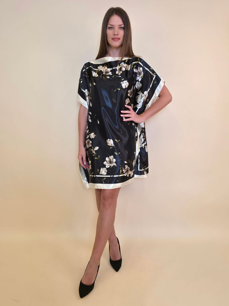 Kaftan 40 Marrero - kaftan silk/viscose Magnolias - black