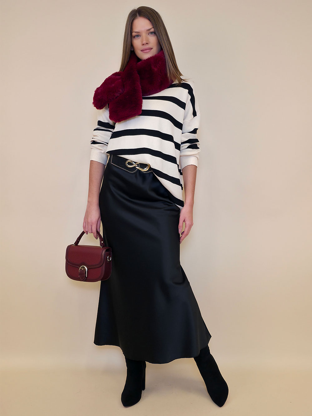 Suknja 48 Osceola - saten UN - black