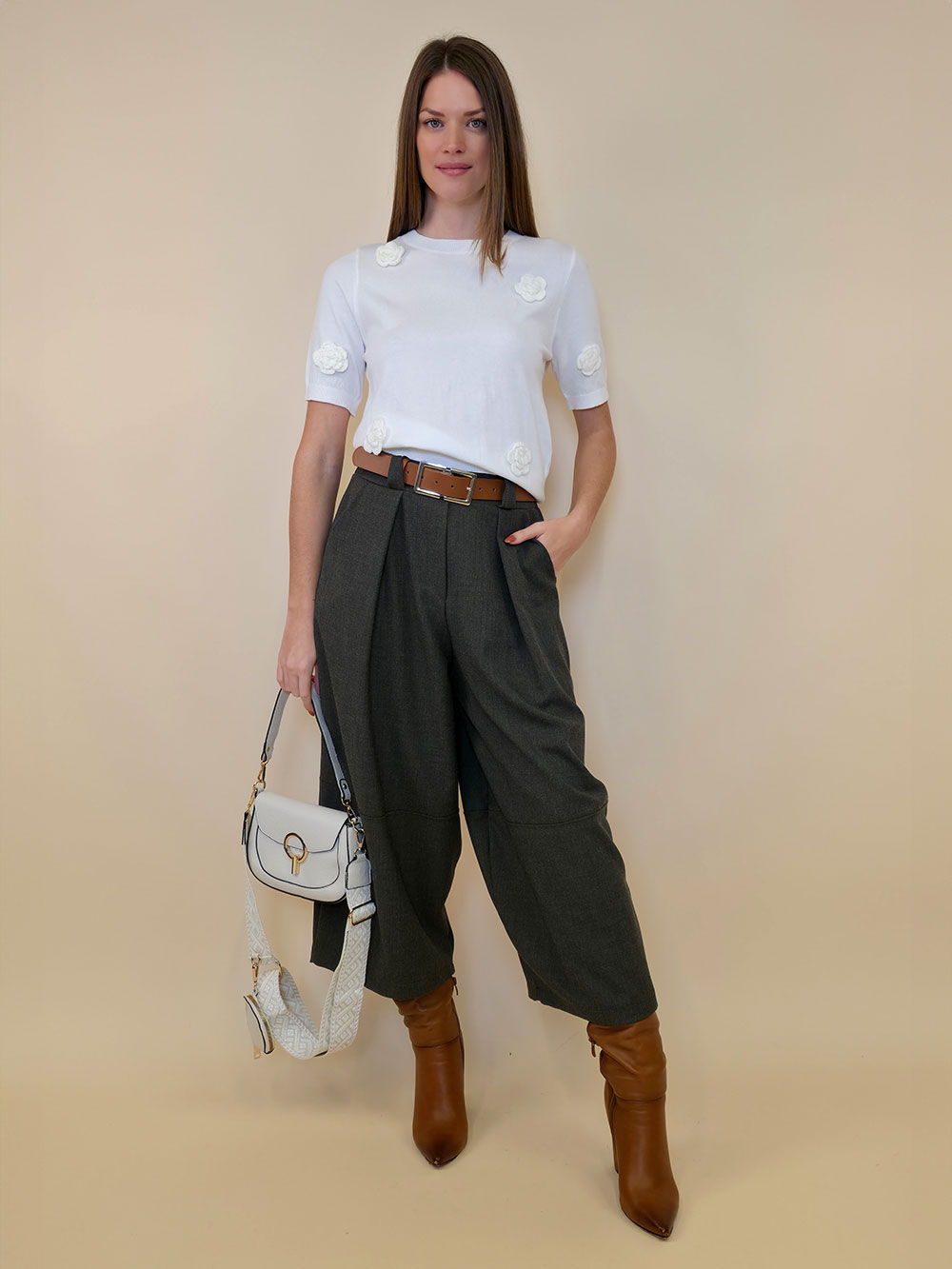 Pulover 42 Nyssa - plt Flowers UN - white