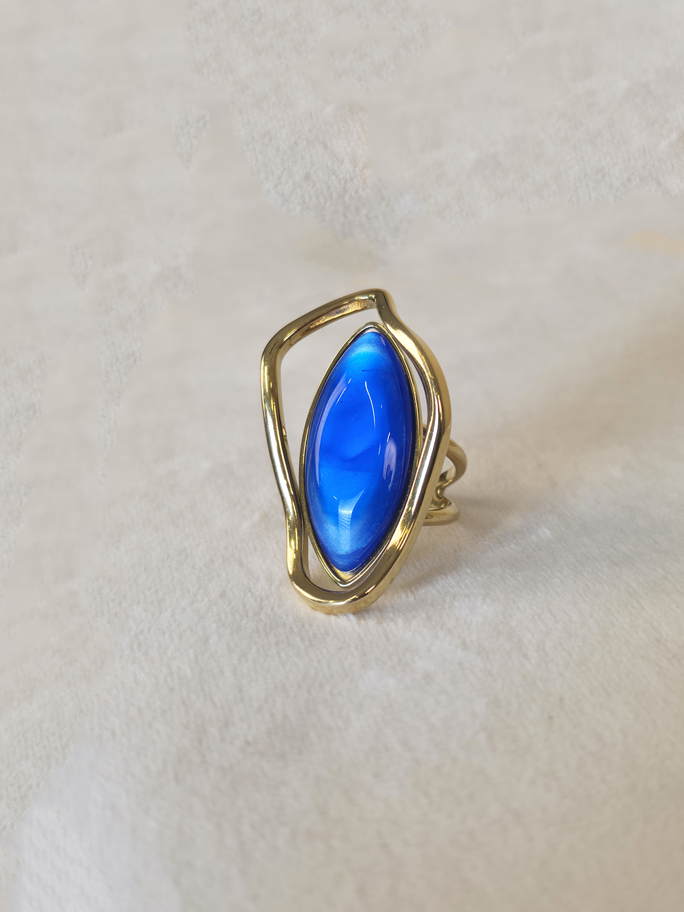 Prsten 20 - E SS 316L - The eye - gold/black